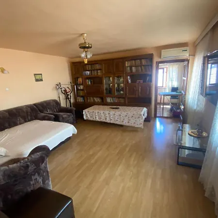 Adrian Faleza Nord Apartamento